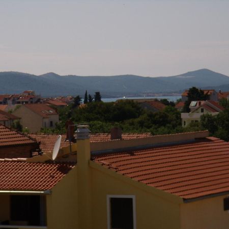 Apartments Tomic Биоград-на-Мору Экстерьер фото