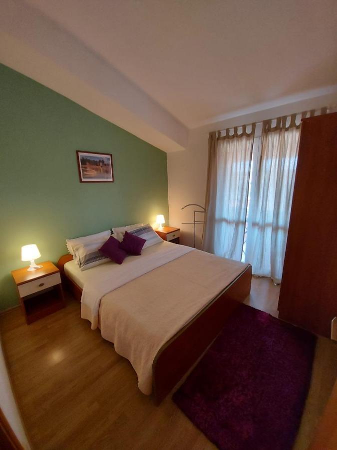 Apartments Tomic Биоград-на-Мору Экстерьер фото