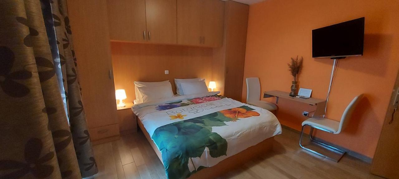 Apartments Tomic Биоград-на-Мору Экстерьер фото