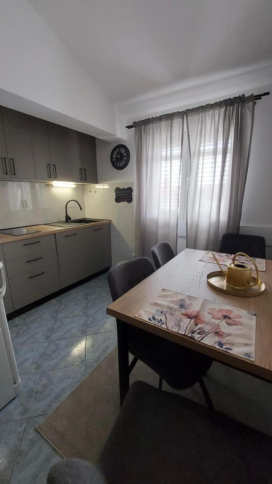 Apartments Tomic Биоград-на-Мору Экстерьер фото